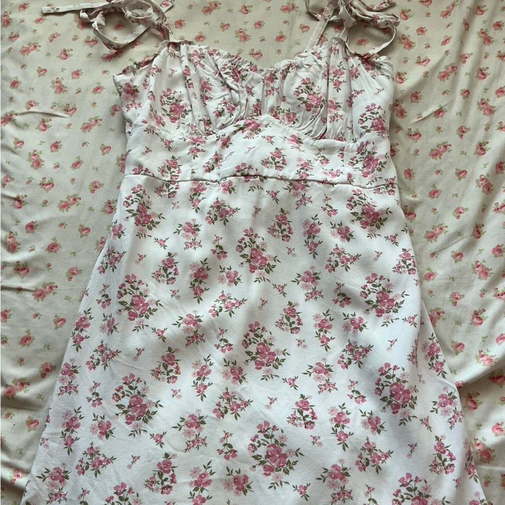 White floral hollister mini dress